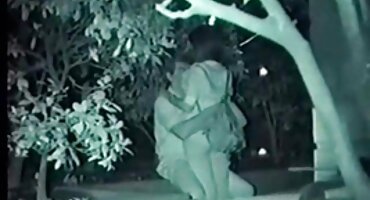 sex bé heo Một chàng trai fucks một cô gái trong hồ bơi. phim sex dài tập