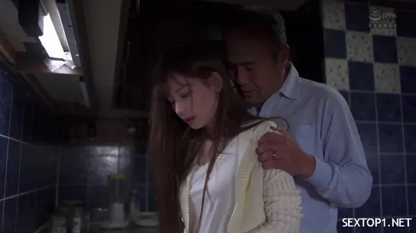 vietnam sex Bố dượng “nựng” con riêng của vợ